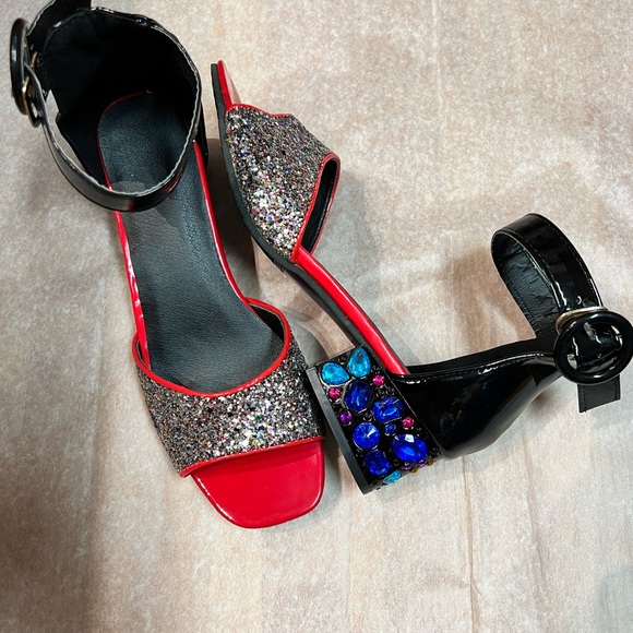 NWOT - Sequins Sandals in Red (US 6.5) - Picture 5 of 8